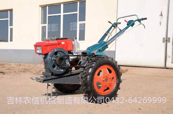 NX101型四驅手(shǒu)扶拖拉機(jī)